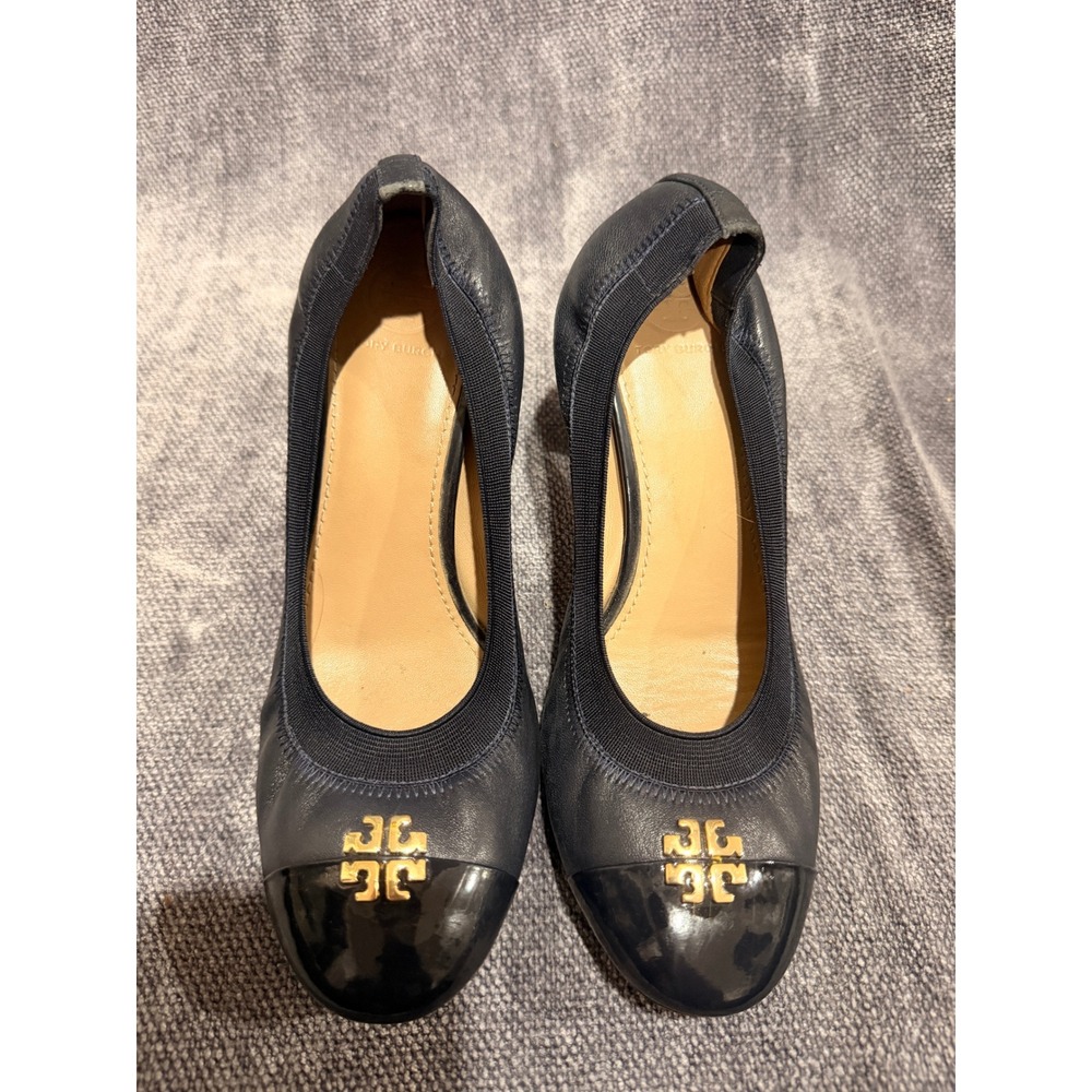 Tory Burch Sally Navy Leather Patent Cap Toe Block Heel Pumps Gold Logo 7.5M